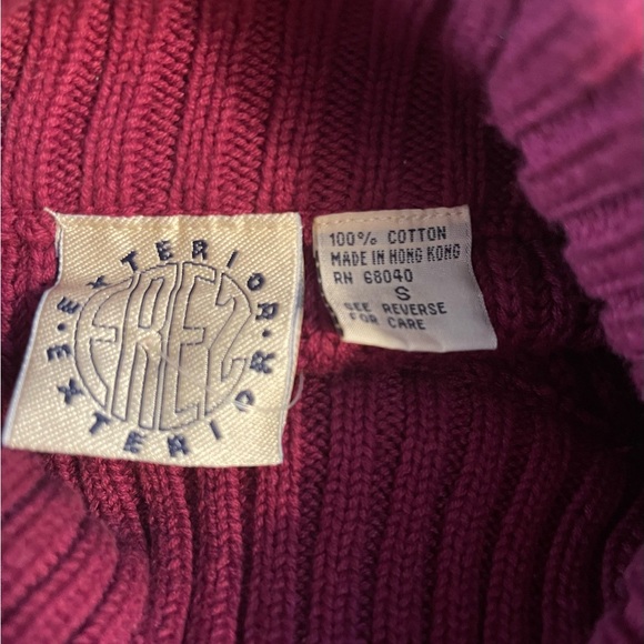 D. Exterior knit sweater with floral appliqué - Picture 5 of 7